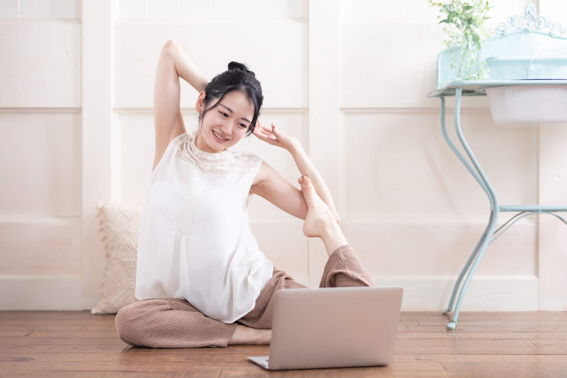 臀部筋ほぐしで腰痛予防！｜カスタマ介護